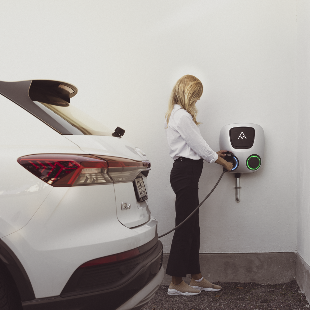Charge Amps Aura 2x22 kW
